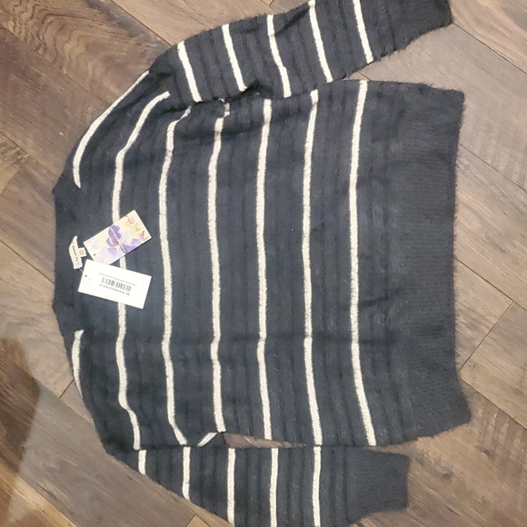 Boutique Brand Fuzzy sweater with Textured stripes. Nwt - Picture 1 of 3
